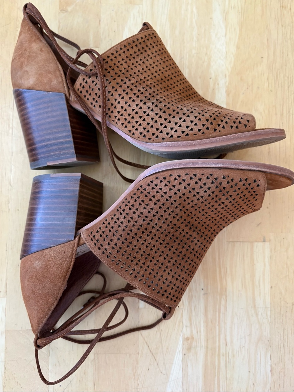 Vince Camuto Perforated Peep-Toe Brown Suede Block Heel Sandals w Ankle Ties - 6